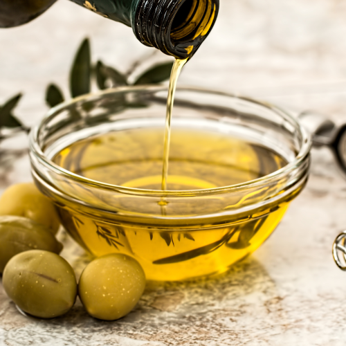 THE SECRET TO SMOOTH, SILKY HAIR? OLIVE OIL