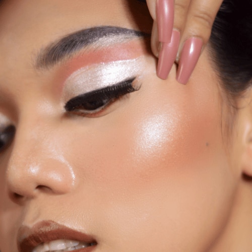 2025 beauty trends highlighting glowing skin, blush, and eye makeup ideas