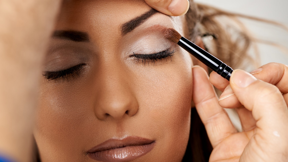 Effortless smokey eyes for day outings and evening parties