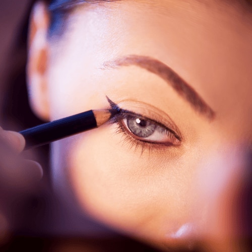 Step-by-step guide to achieving trendy eye makeup looks