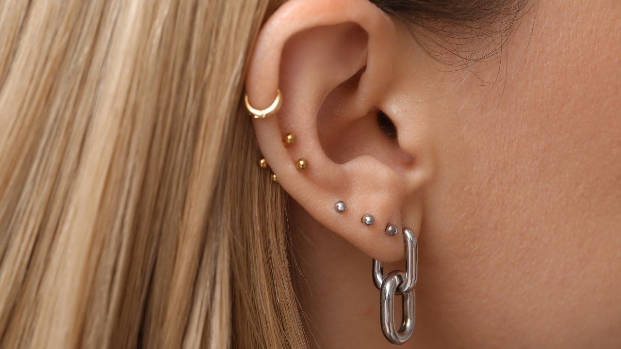 Ear piercing methods: gun vs needles