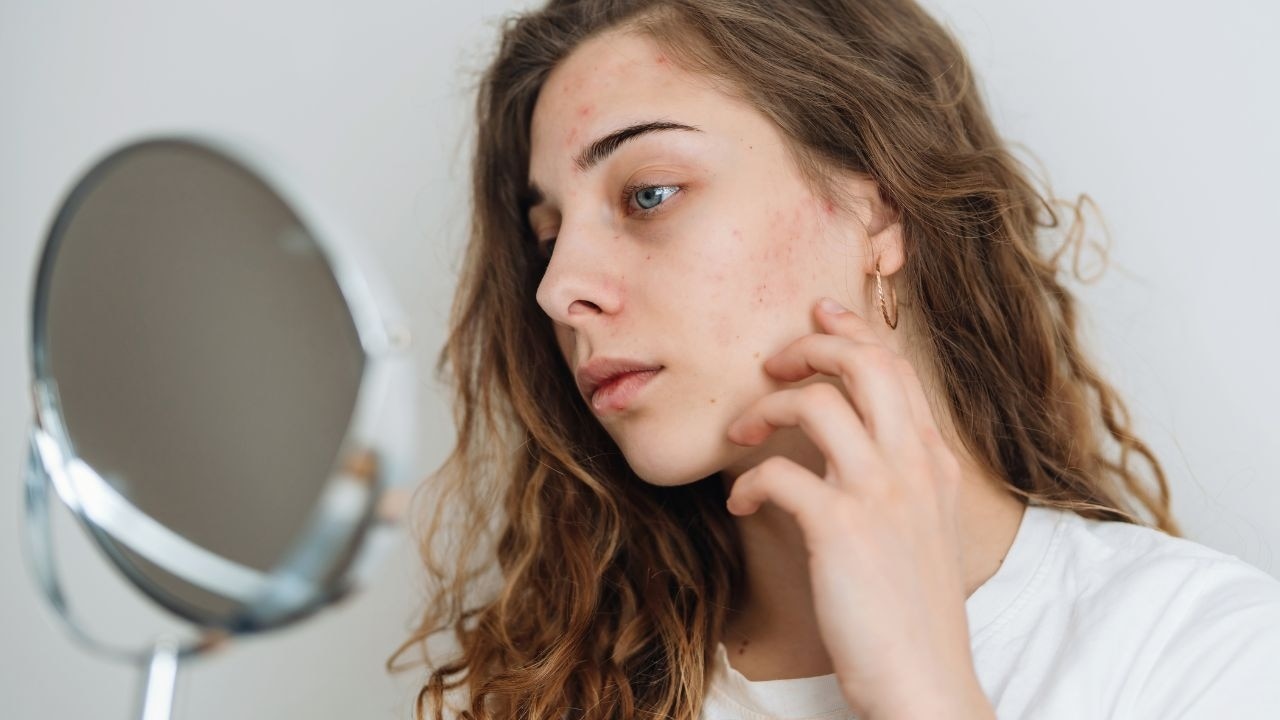 Fade Dark Spots with POND'S White Beauty Cream