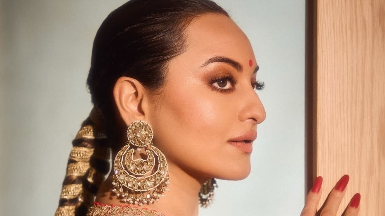 Classic Gold and Bronze Smokey Eyes