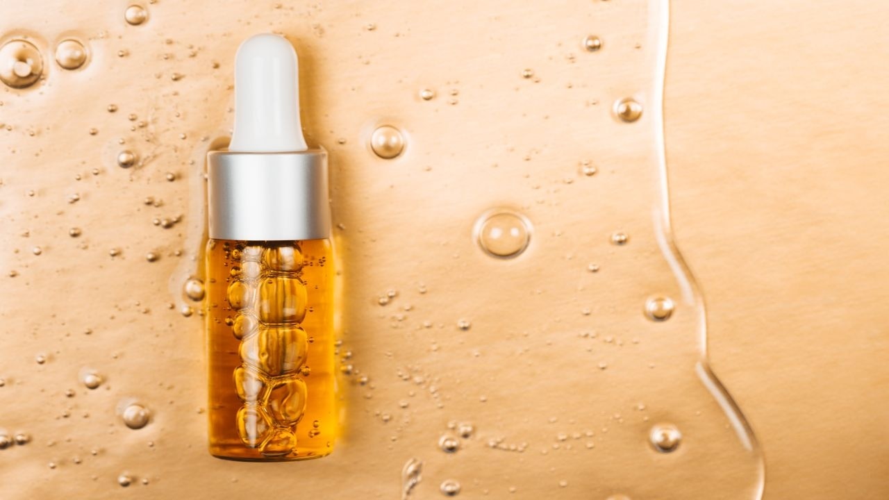 Salicylic acid for fungal acne