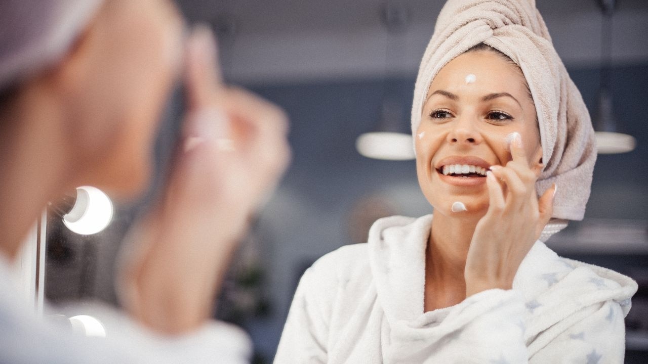 How to use the Pond’s White Beauty Cream