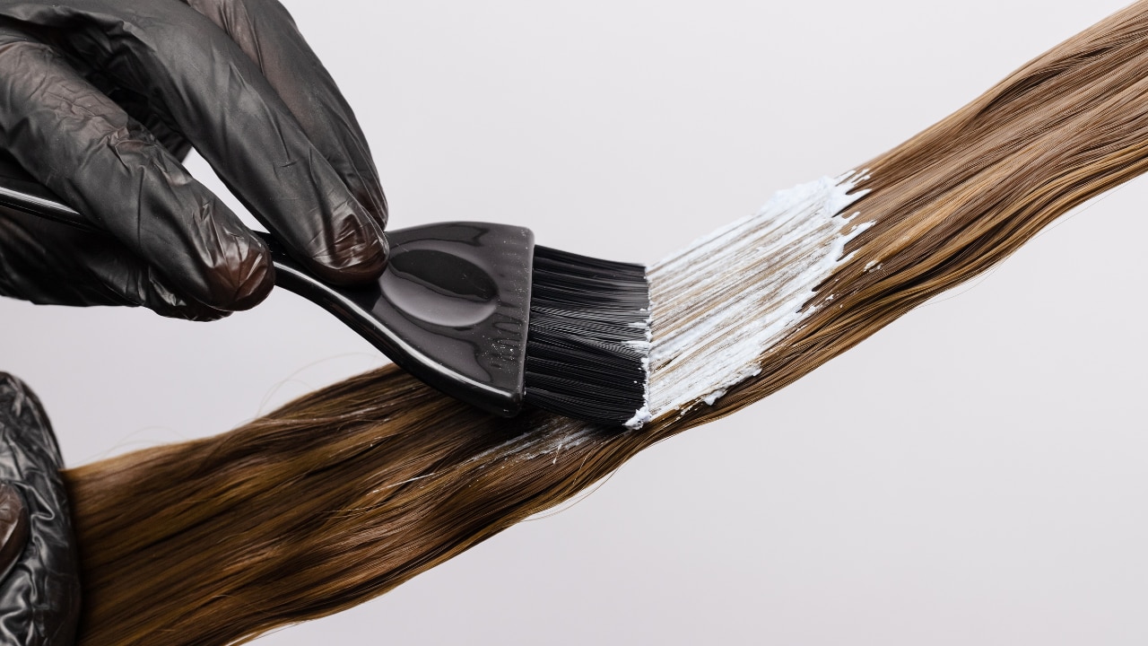 Chemical hair straightening methods