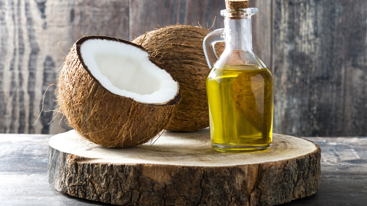 2. Coconut oil and masoor dal pack for skin moisturisation