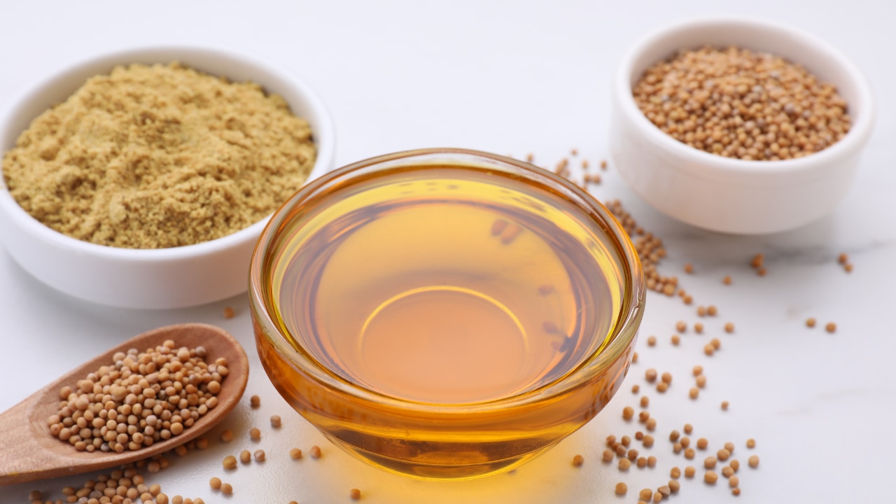 Curd, lemon and mustard oil hair pack for damage free hair