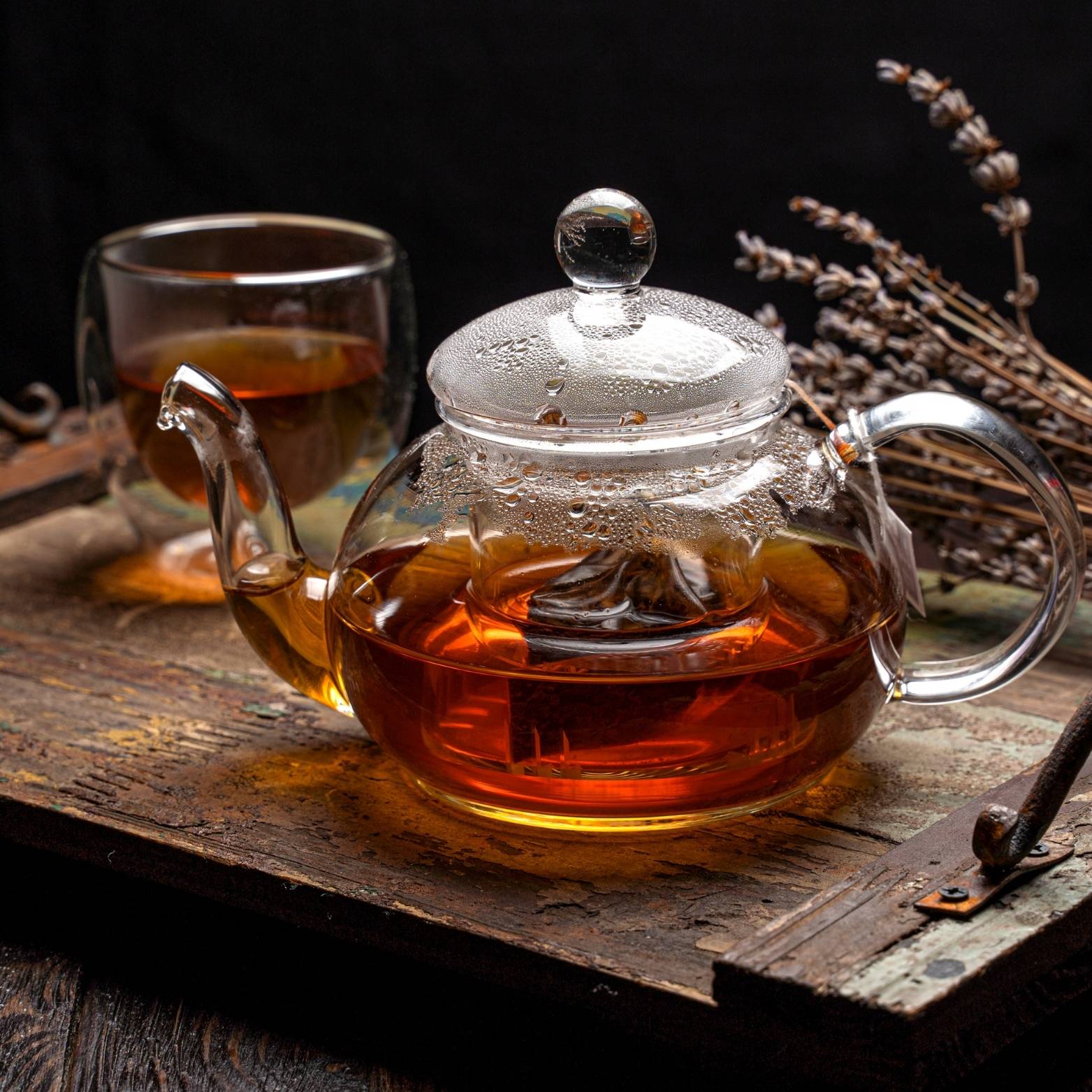 Explore black tea skin benefits for glowing skin