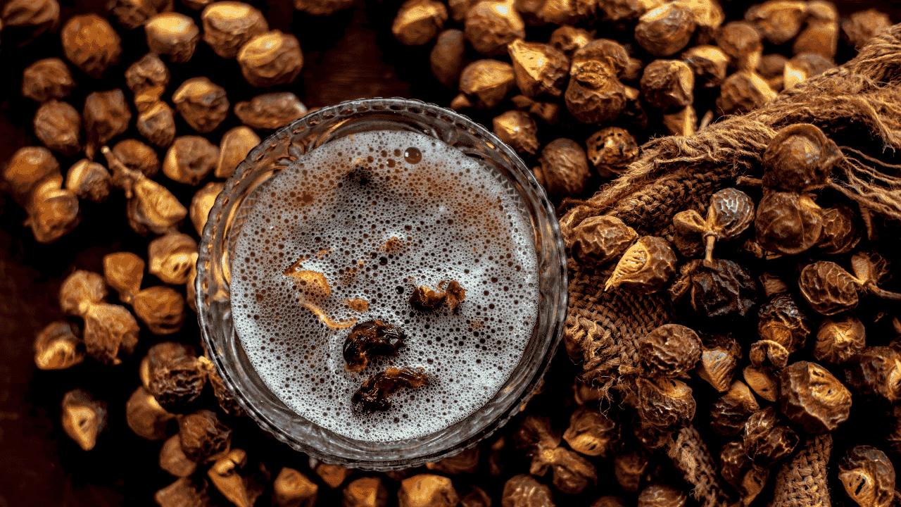 How is reetha beneficial for hair?