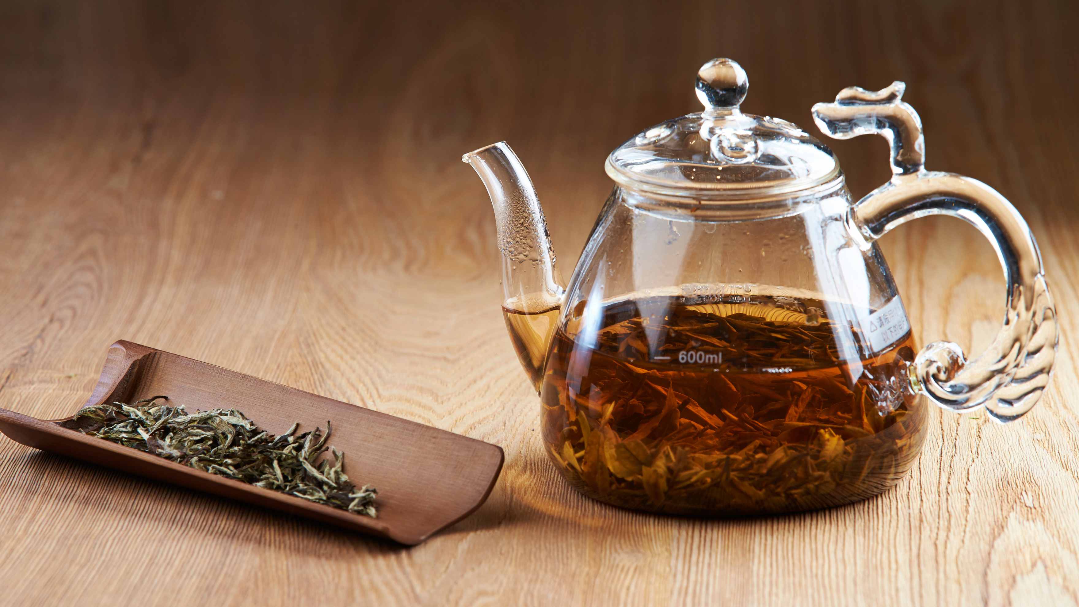 How to Use Black Tea for Skin Care: Simple DIYs