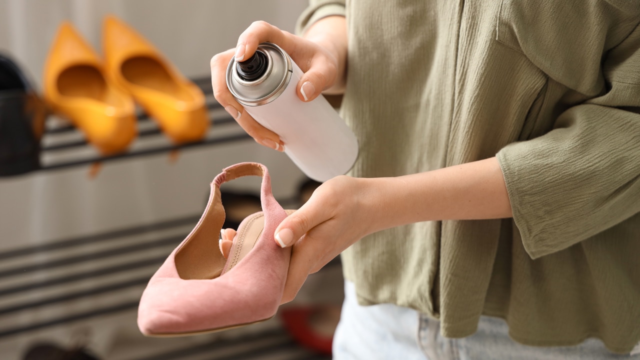 How to treat sweaty hands and feet?