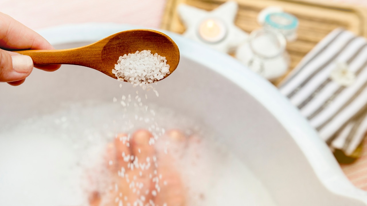 Hydrogen peroxide for feet
