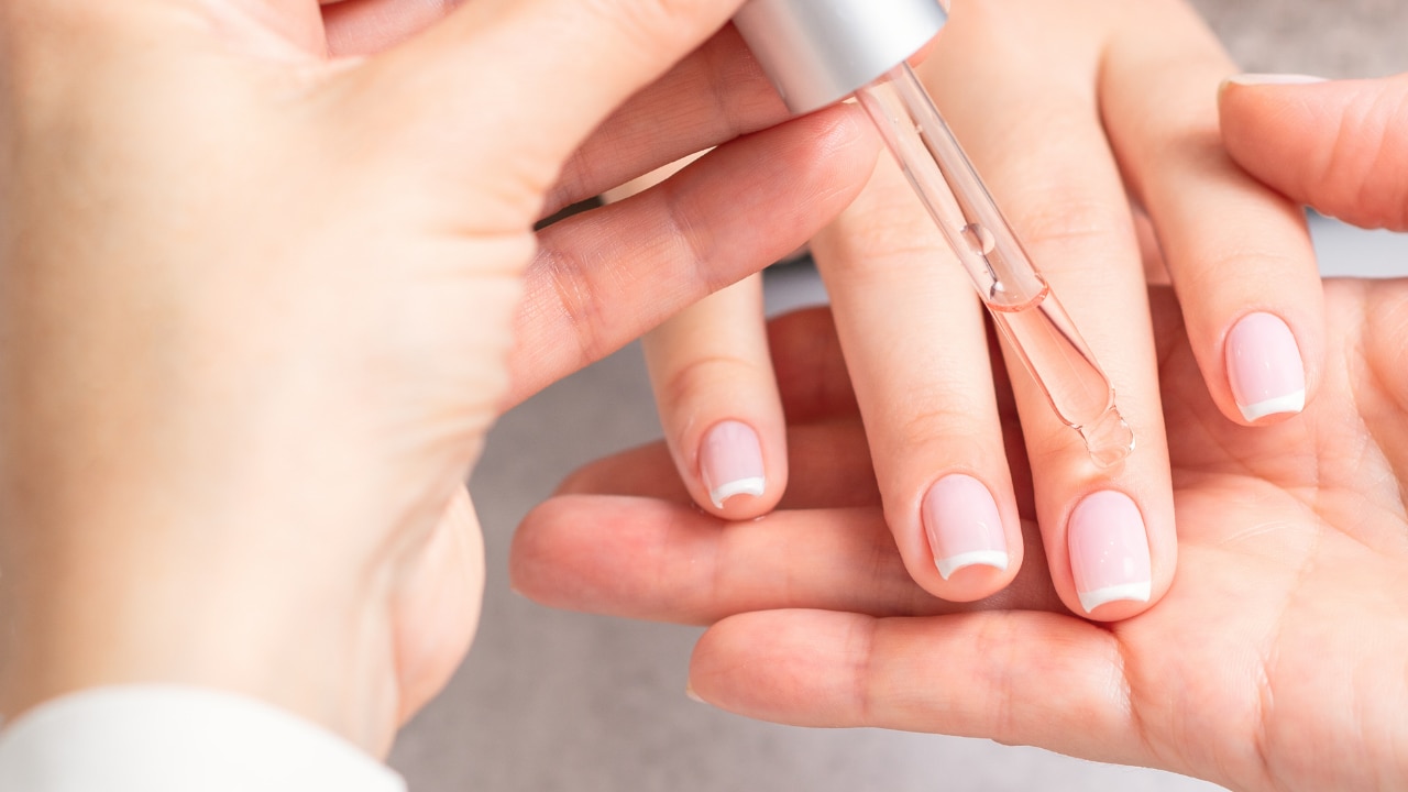 Hydrogen peroxide for nails