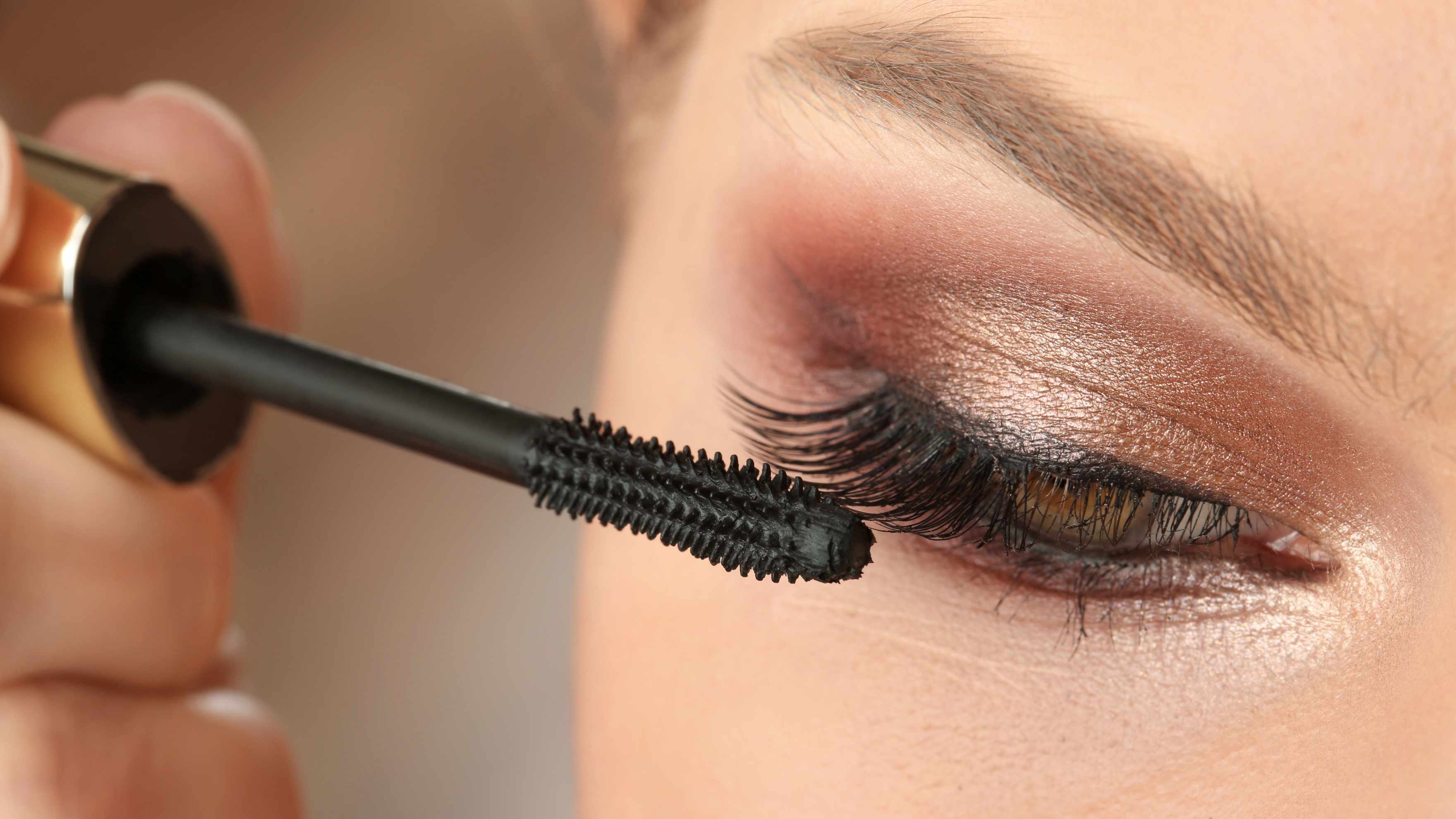 Apply Mascara