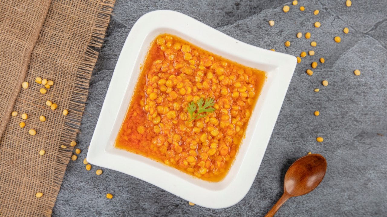 Masoor dal face pack for pore tightening or acne