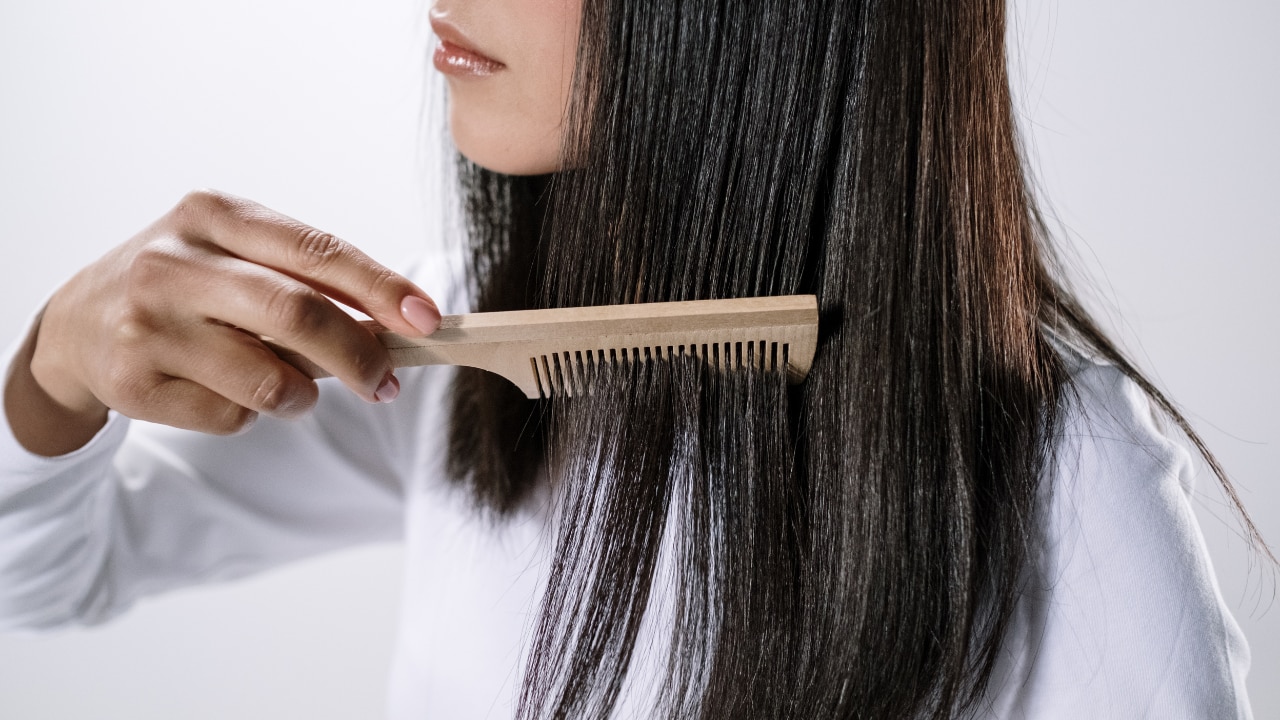 Promotes hair growth