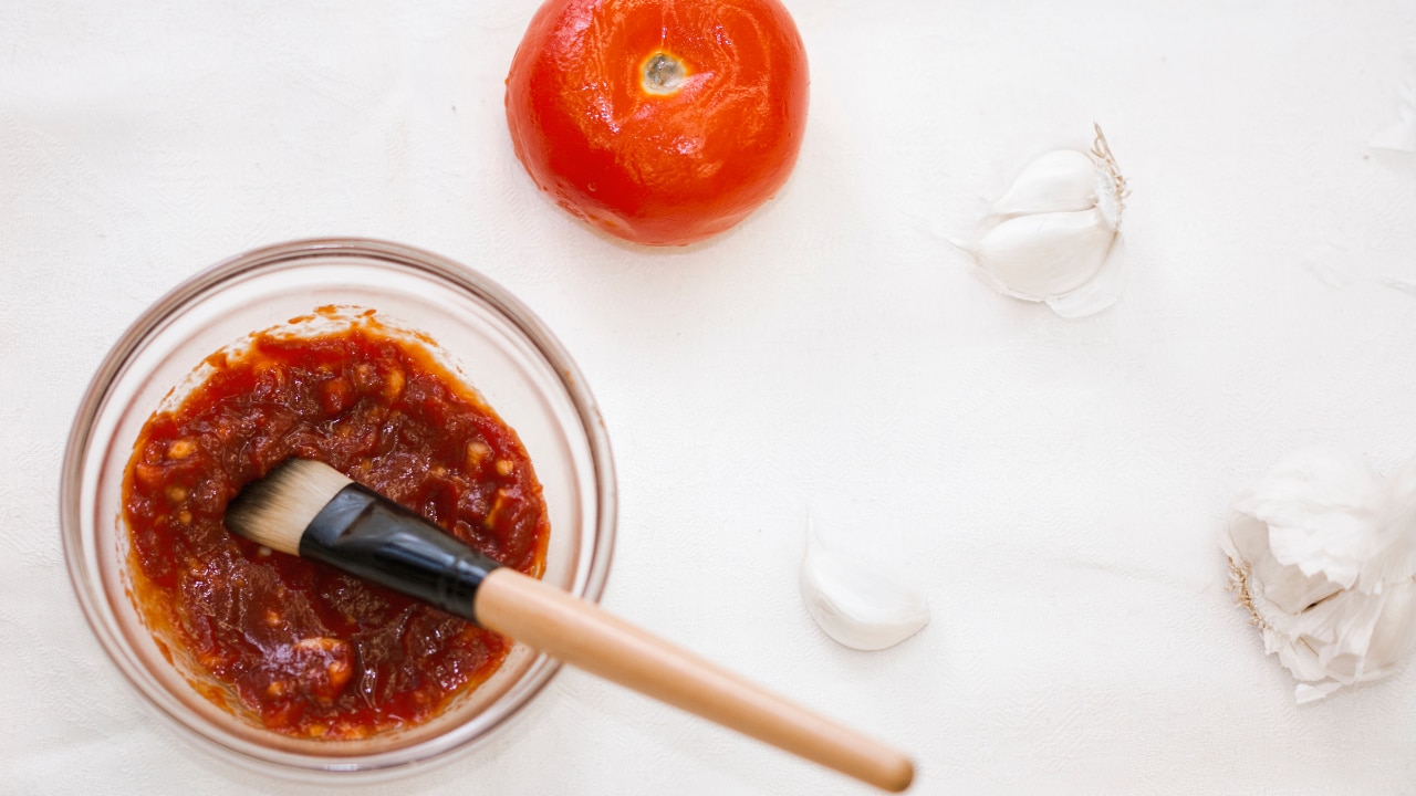 Tomato face mask