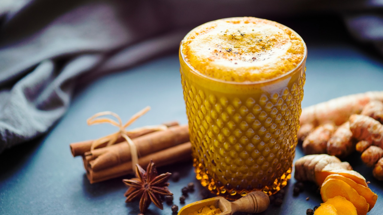 Turmeric and milk face mask