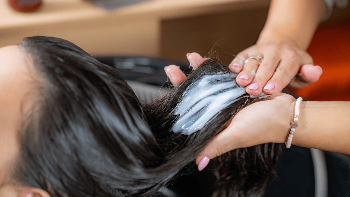 Treat Your Tresses With These Homemade Hair Packs For Monsoon: How to Care Hair In Monsoon