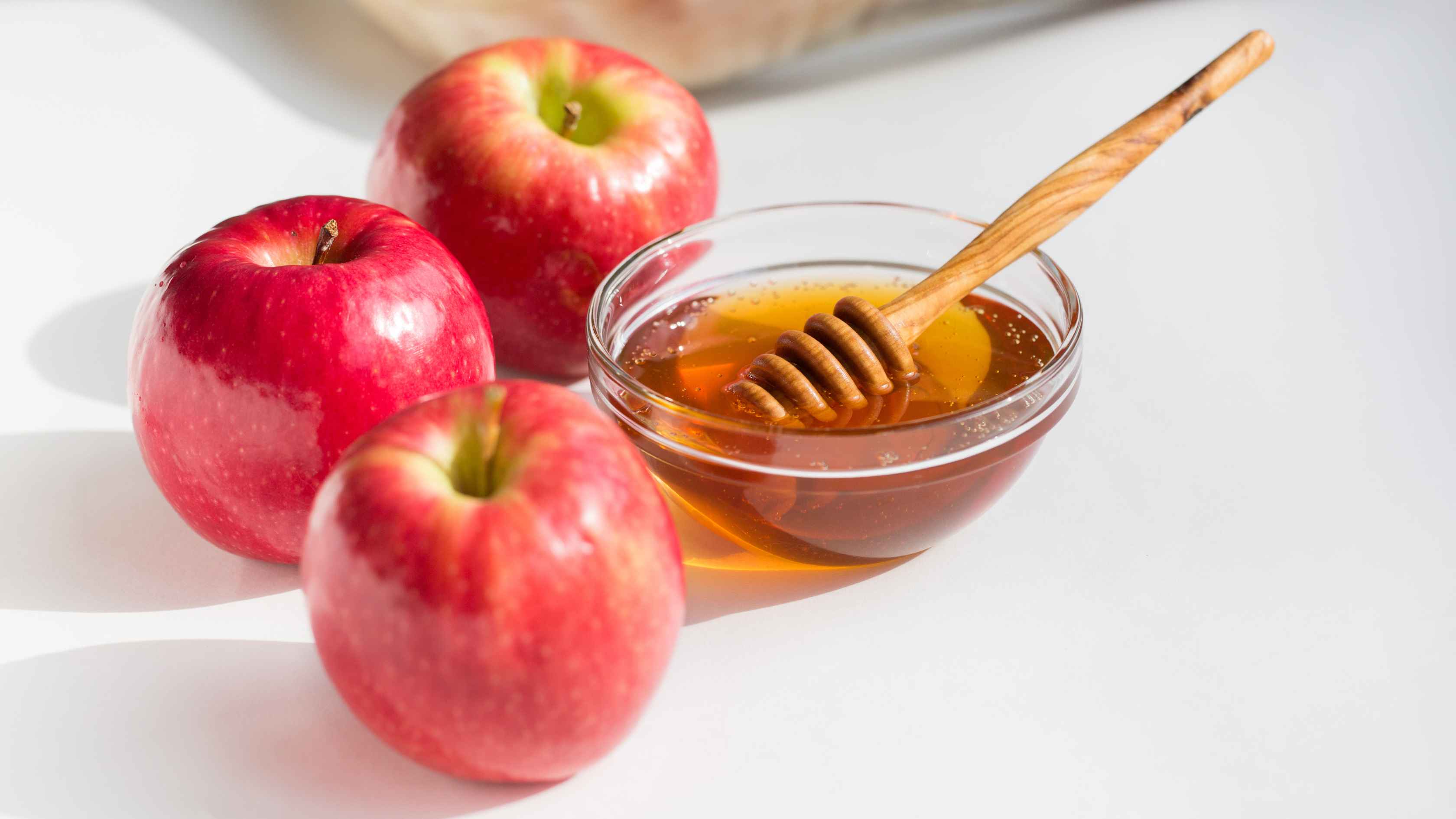 Apple + honey + milk powder face mask