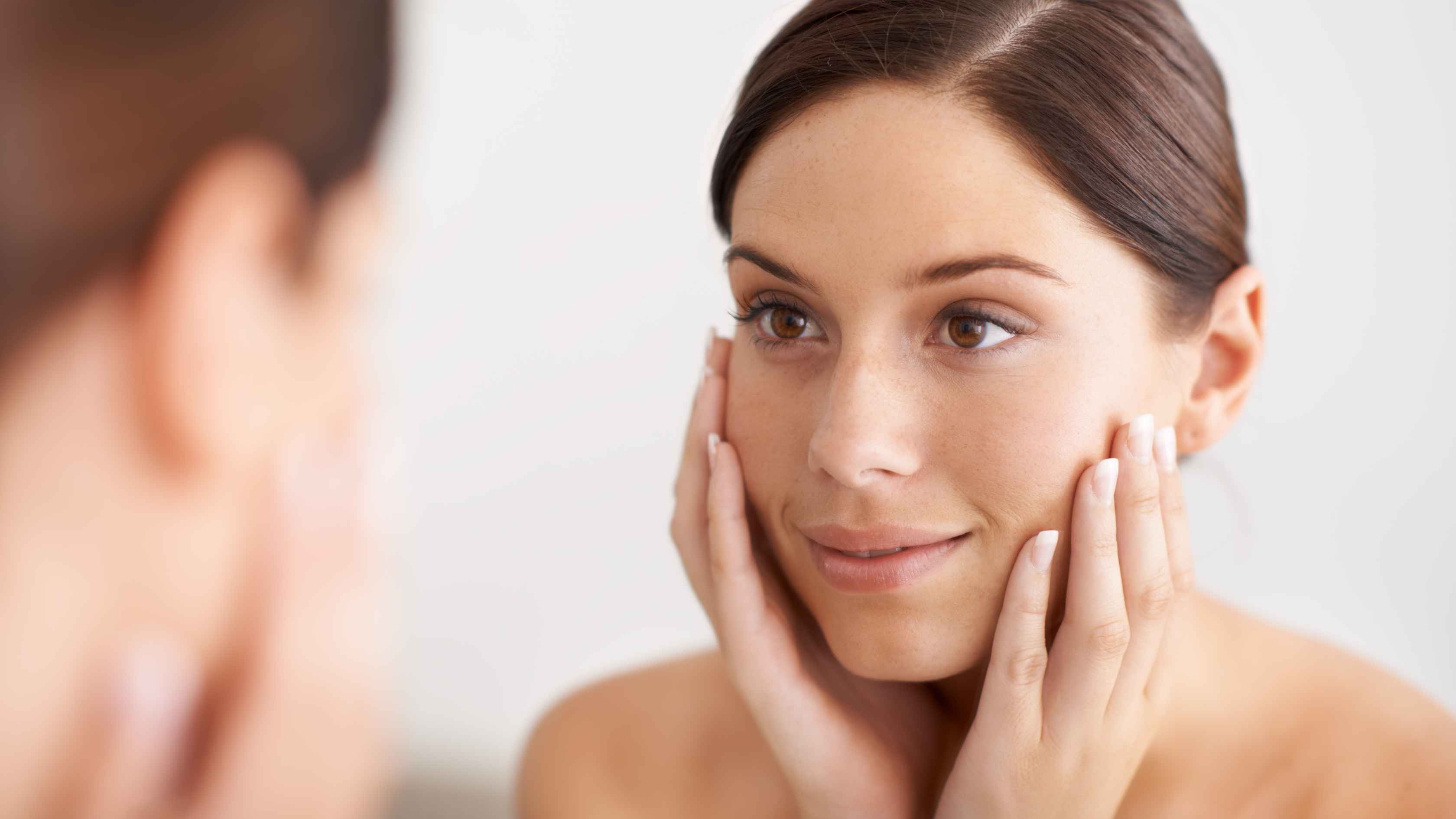 1. Deep-cleans the skin