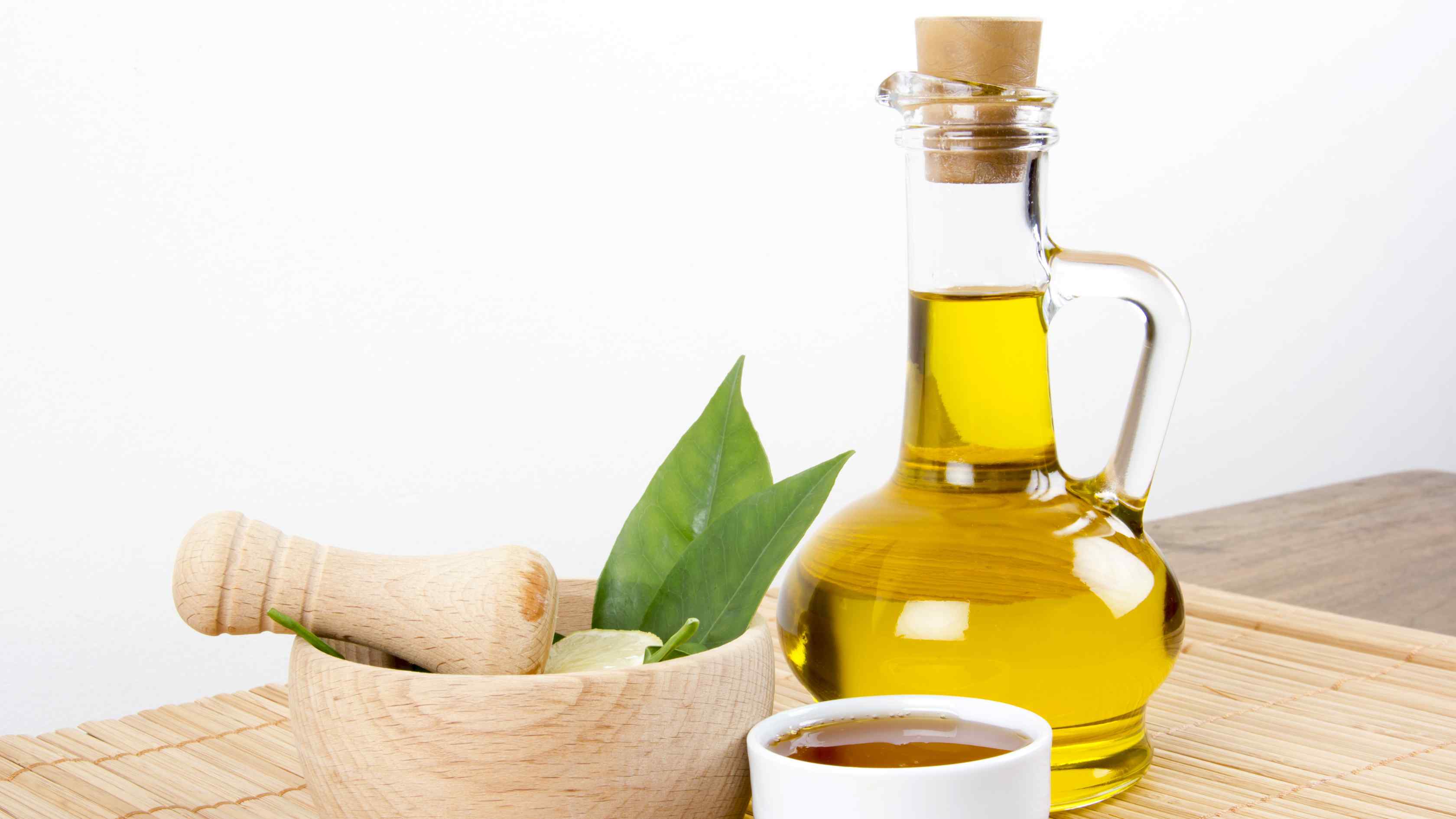 1. Honey and olive oil conditioner