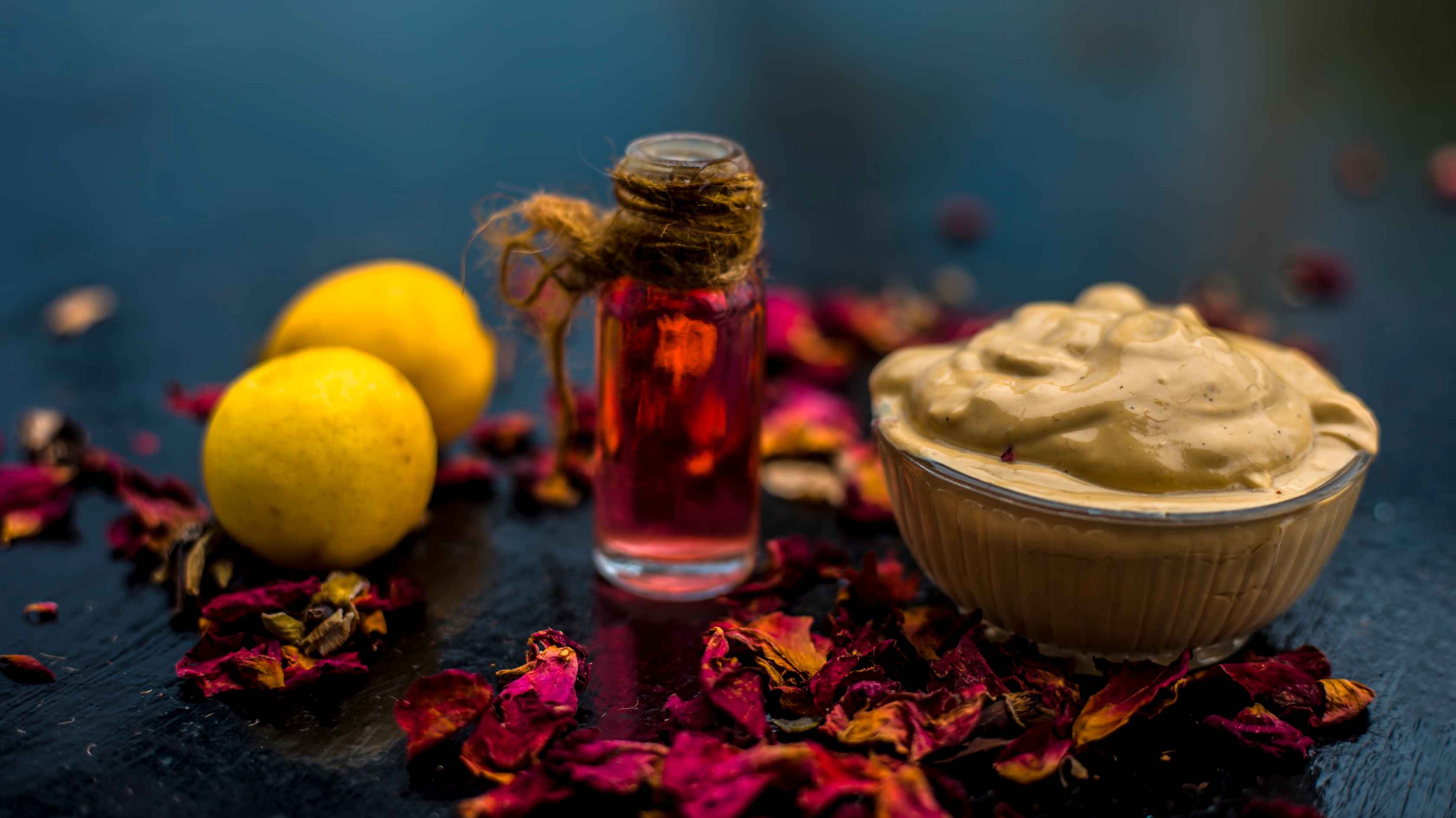 1. Multani mitti hair mask for dandruff