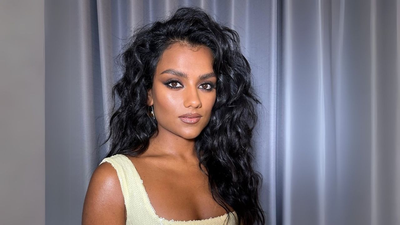 Layered Mermaid Waves