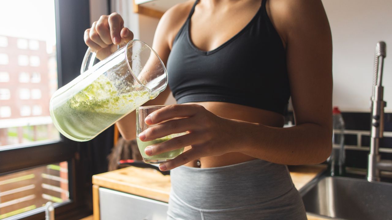 Detoxifies skin