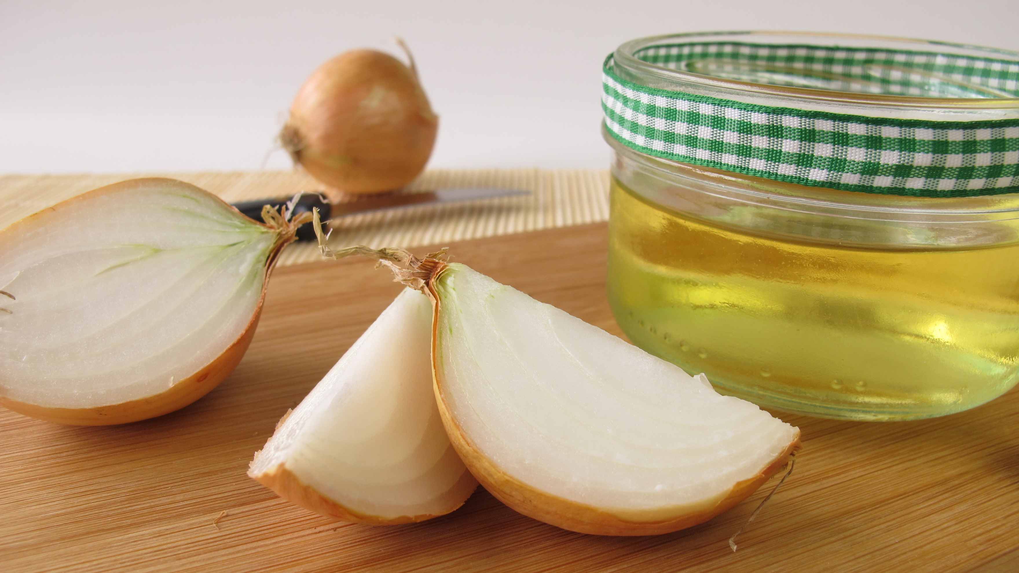 How to extract onion oil at home