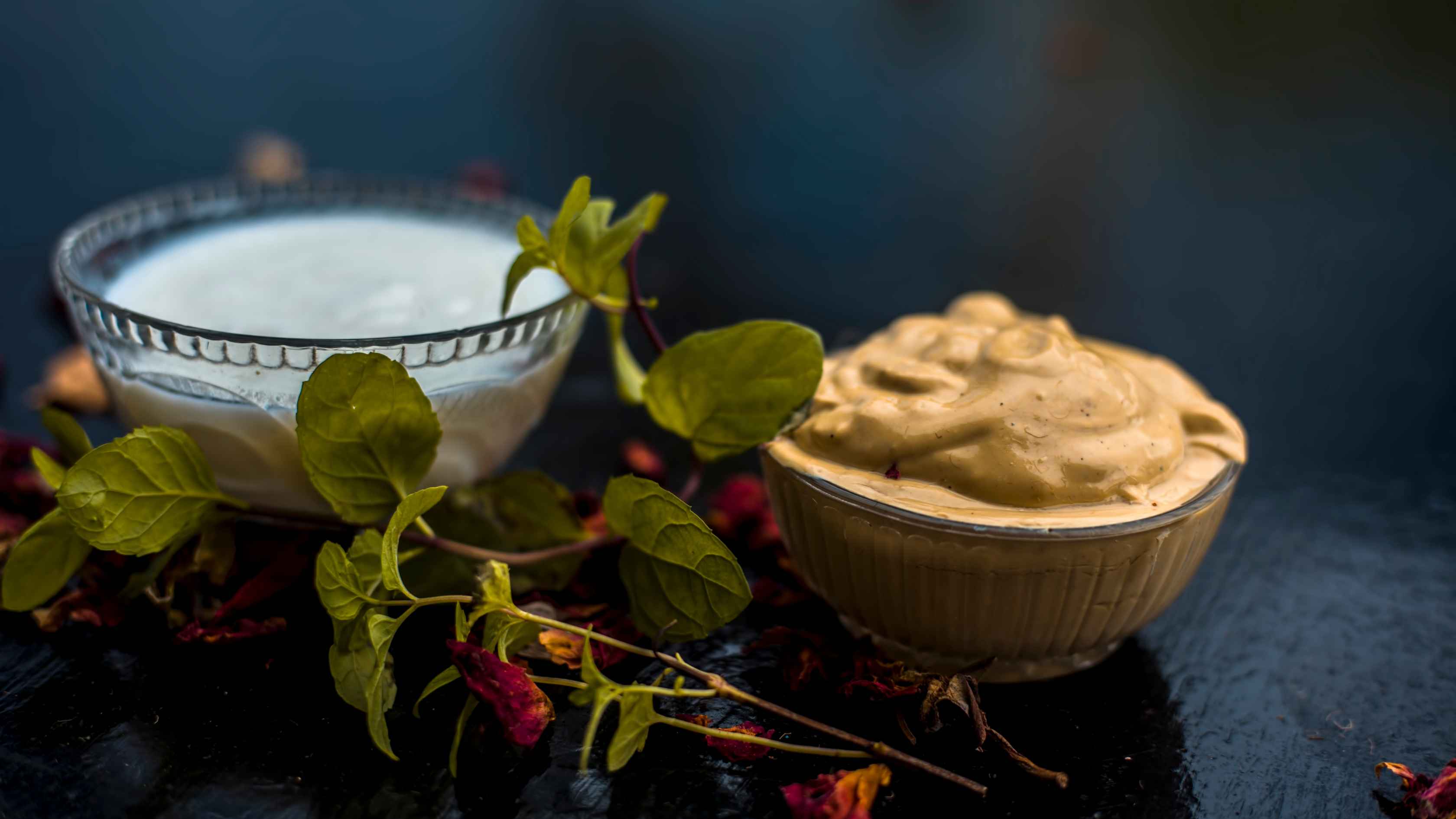 2. Multani mitti hair mask for frizzy hair