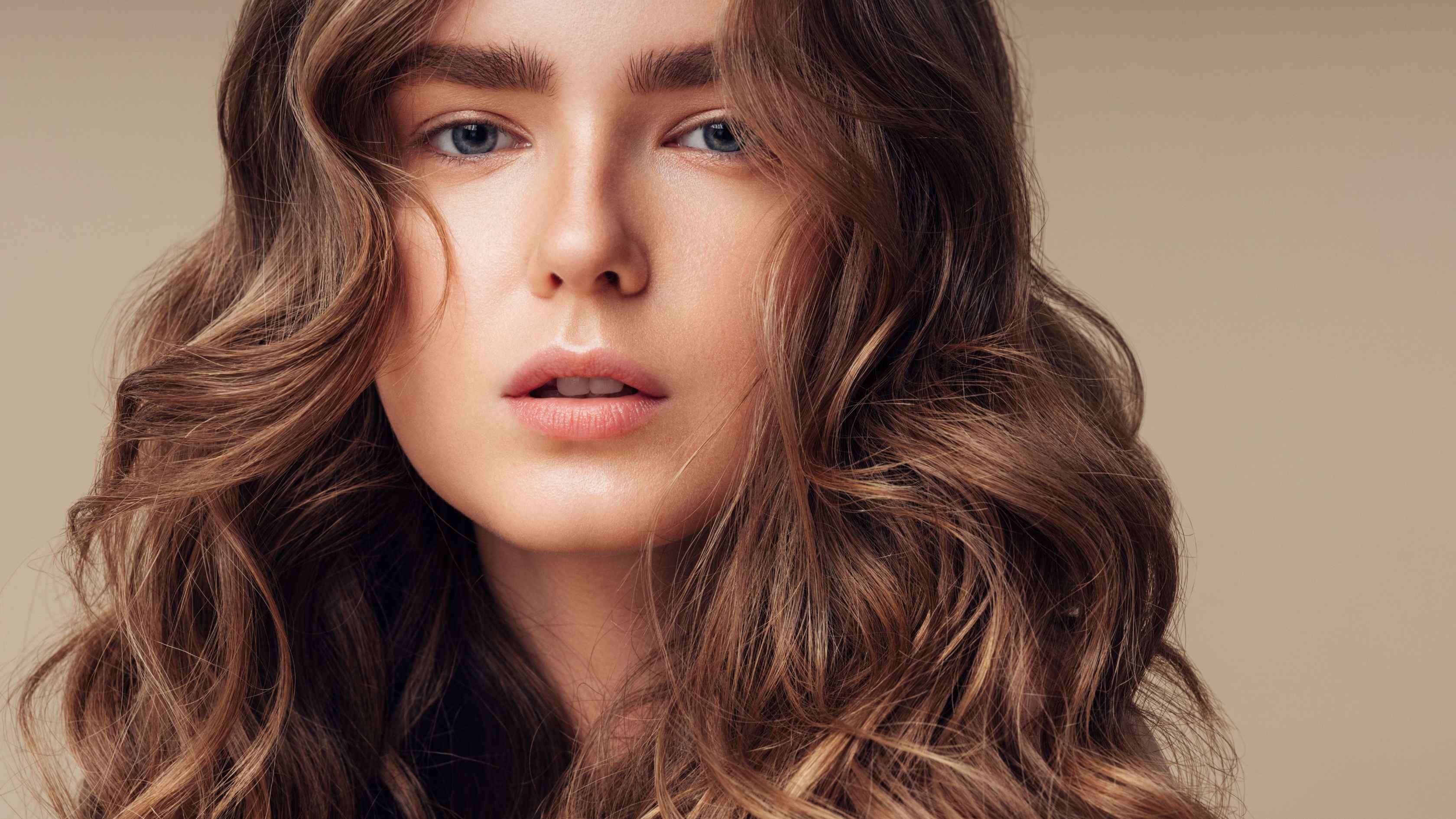 3. Thickens hair