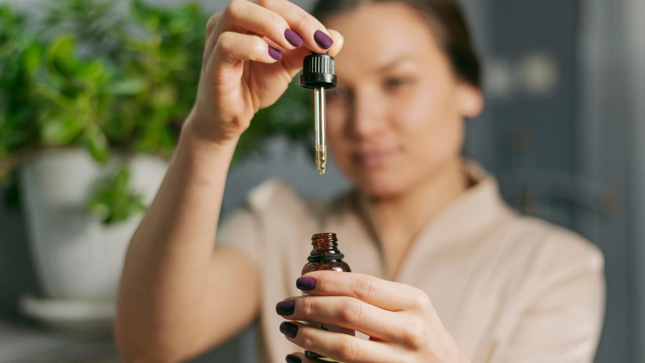 2. Different ways to use tea tree oil for the skin