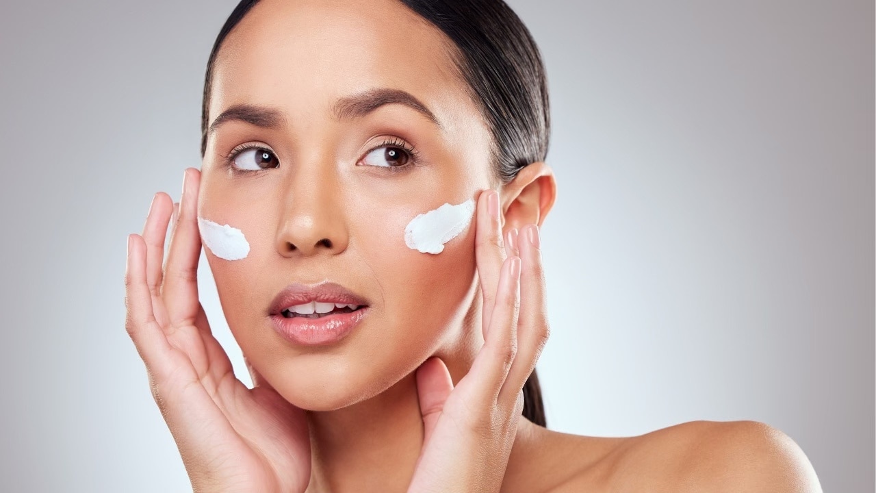 04. Acts as a natural moisturiser