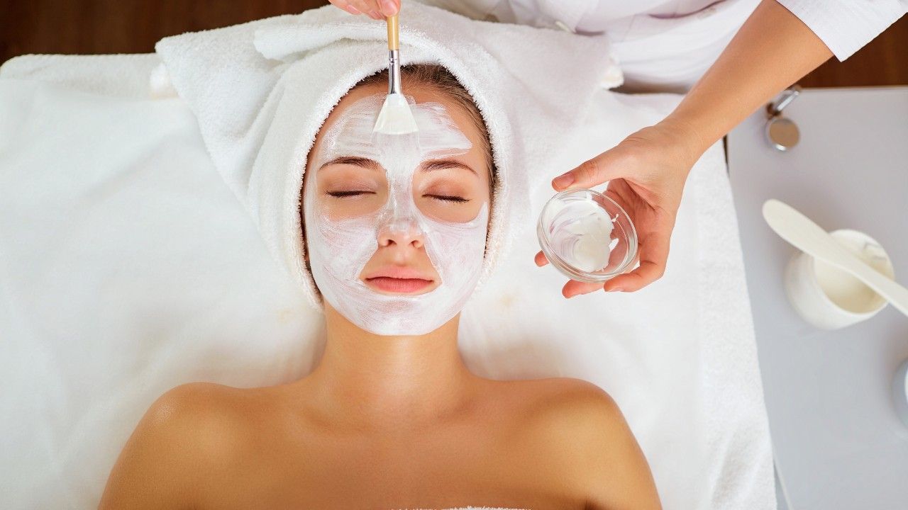 A yummy DIY carrot facial mask!
