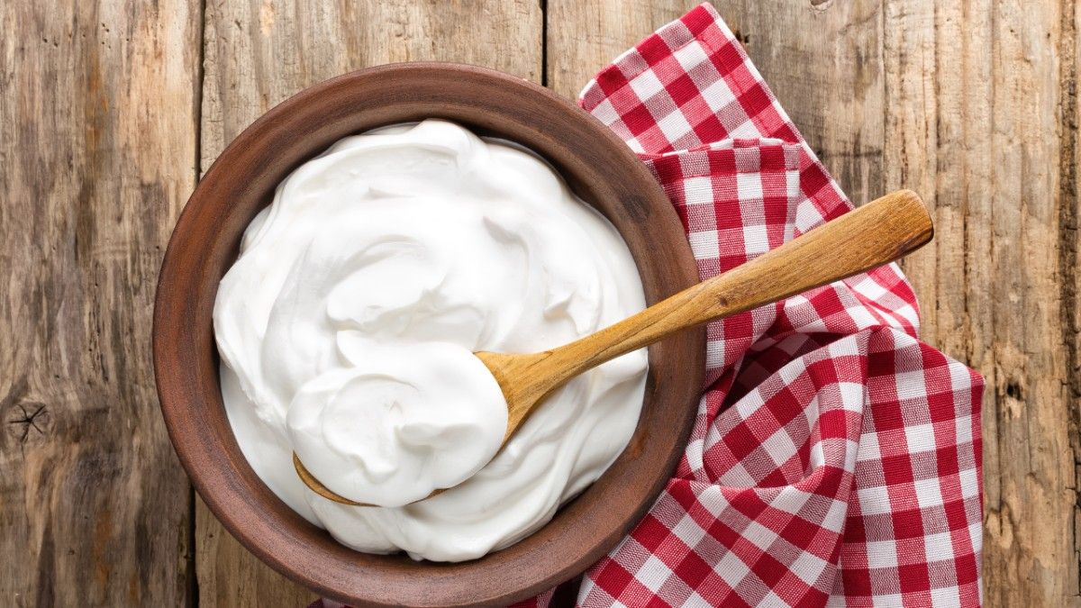 - Coffee, lemon and yogurt mask