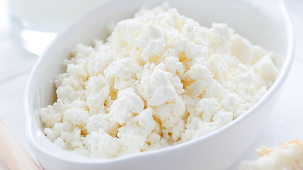 Curd and gram flour