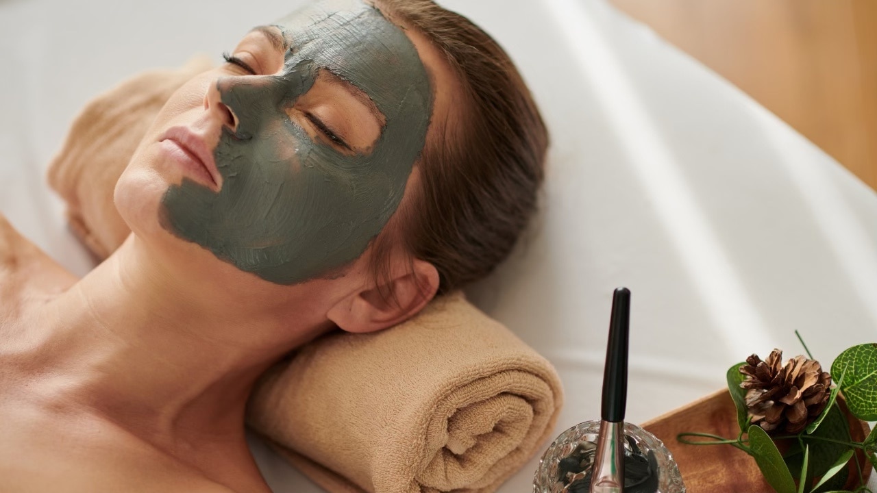 03. Detoxifies the skin