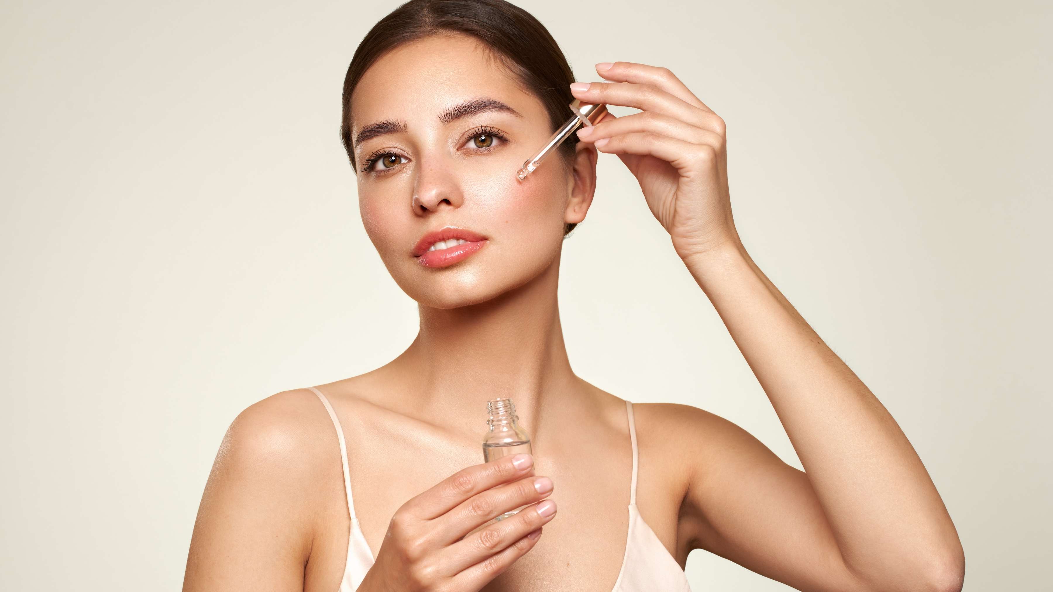Discover face serum benefits for glowing skin