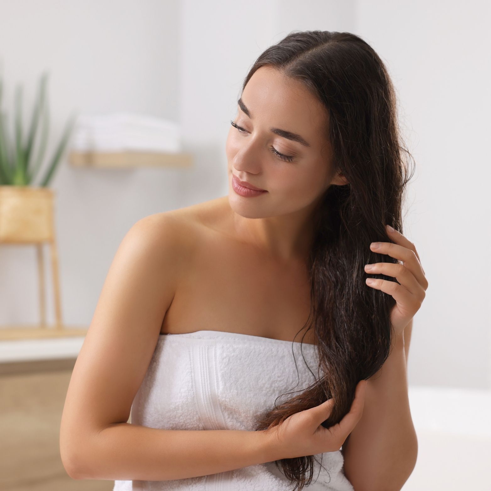 How to Use a Hair Mask Correctly: 5 Dos and Don’ts for Smooth, Frizz-Free Hair