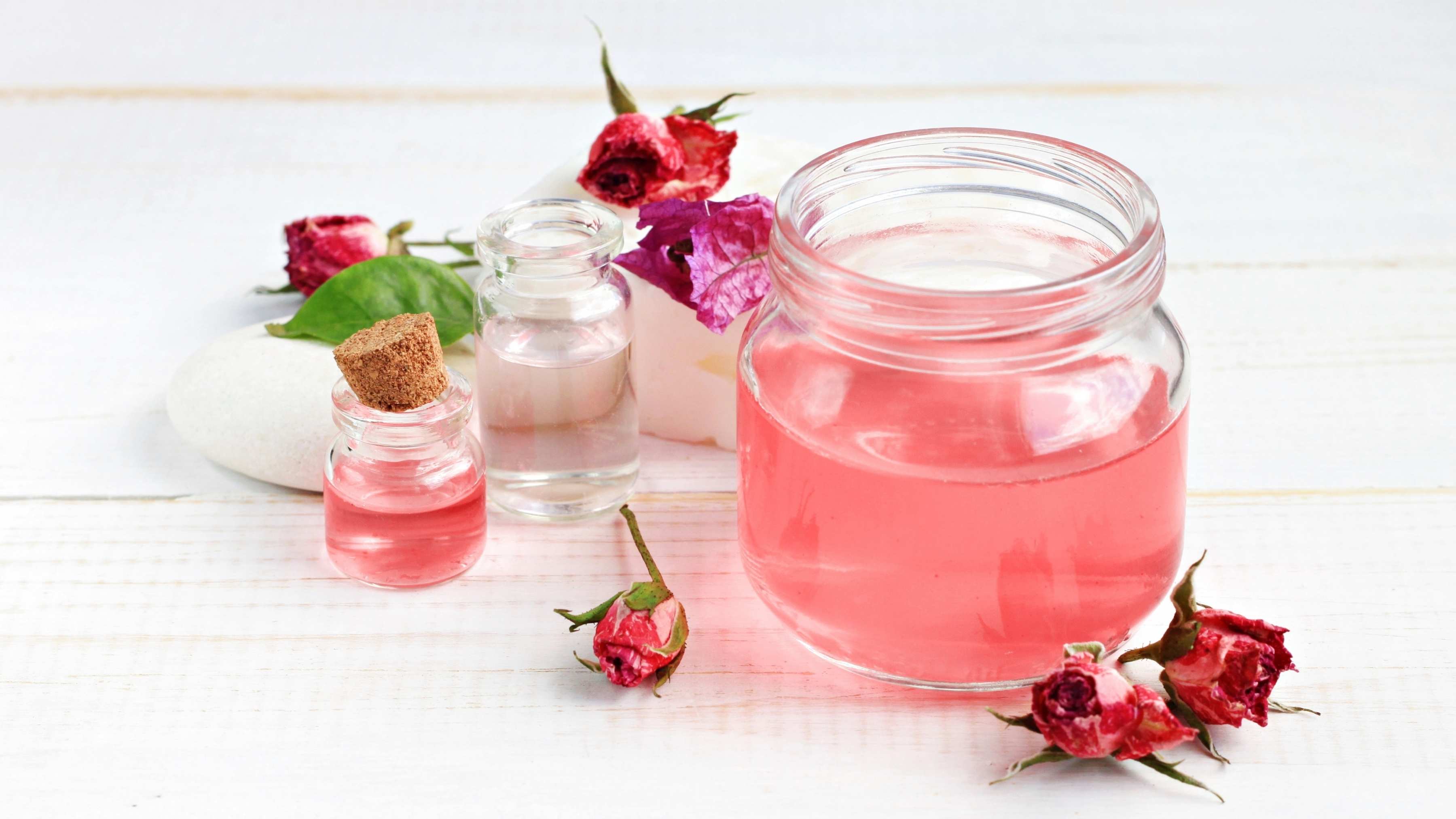 Explore-DIY-rose-water-face-packs-for-all-skin-types