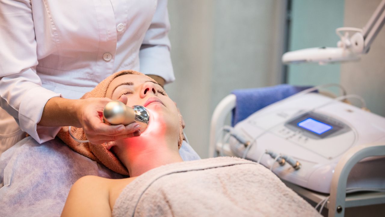 Facial for pimples: The dos to remember