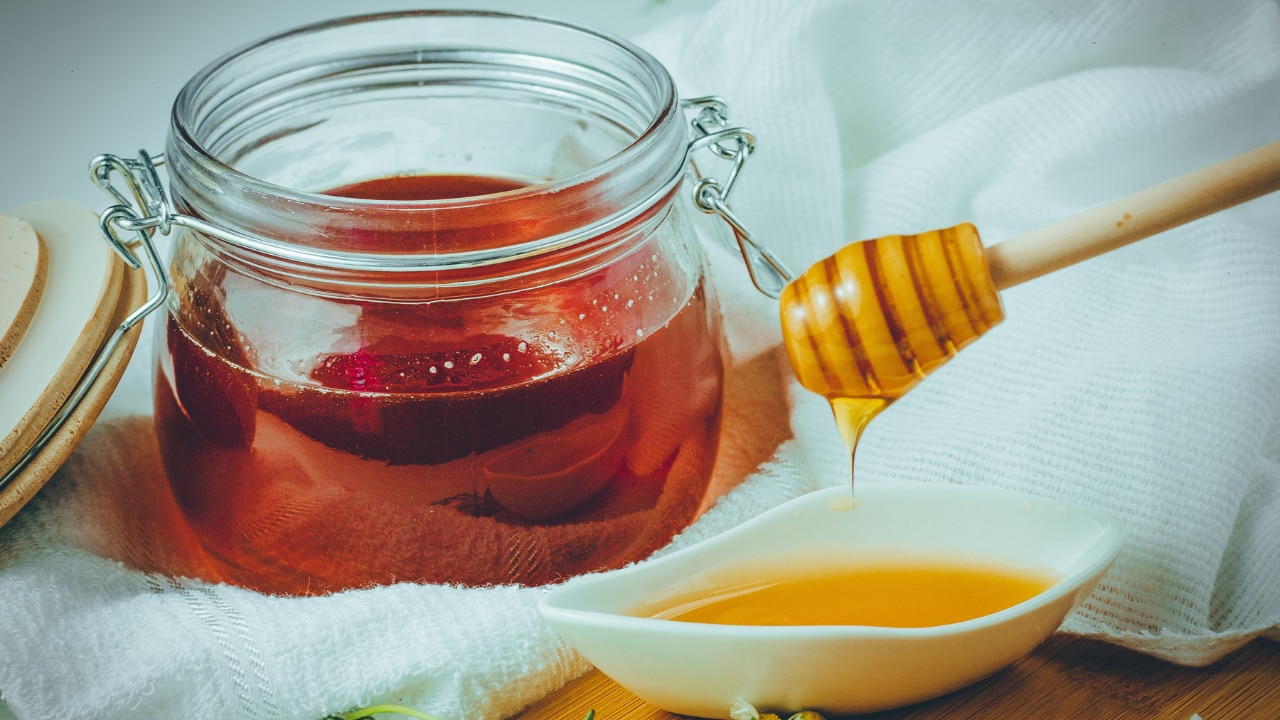 Honey face pack with tomato