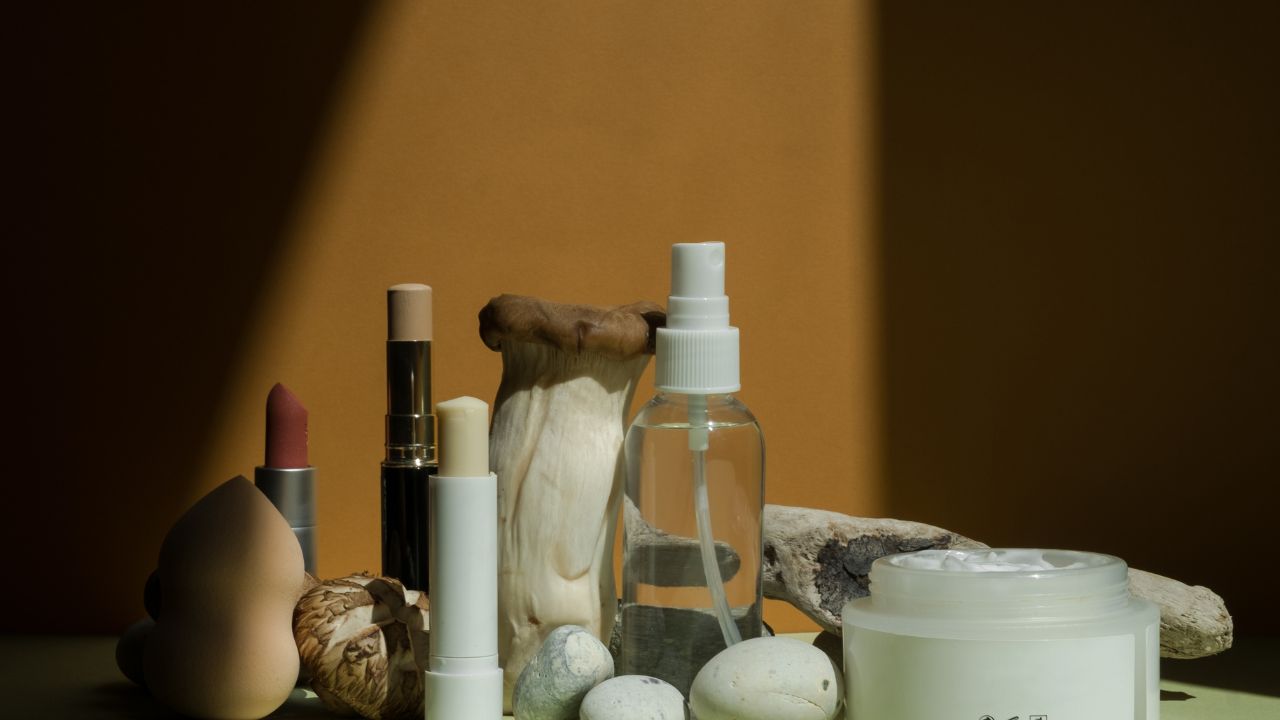 How to safely transition into a non-comedogenic skincare routine?