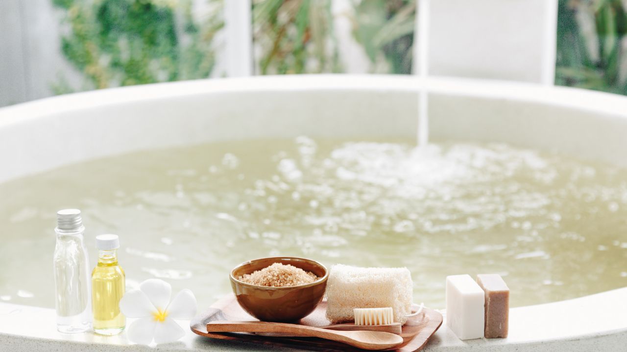 How to use epsom salt for bath and foot soak