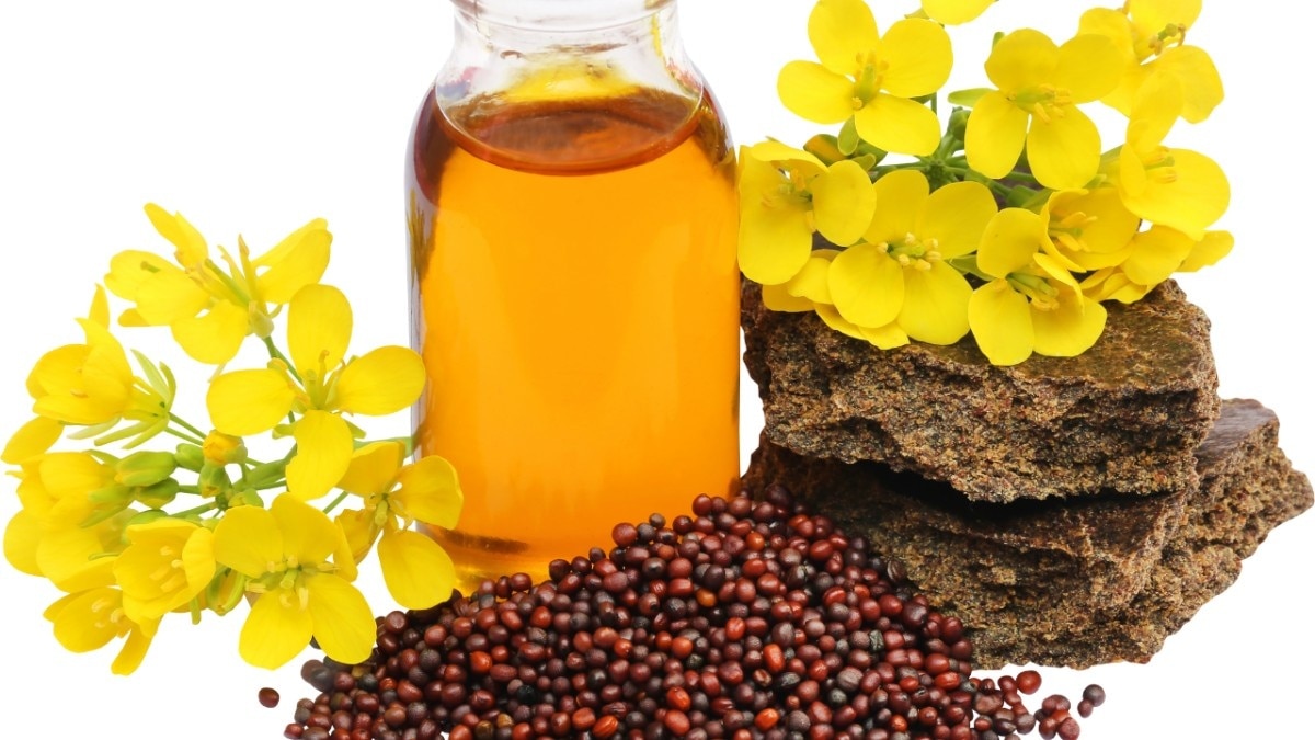 How to apply anti-dandruff hair oil