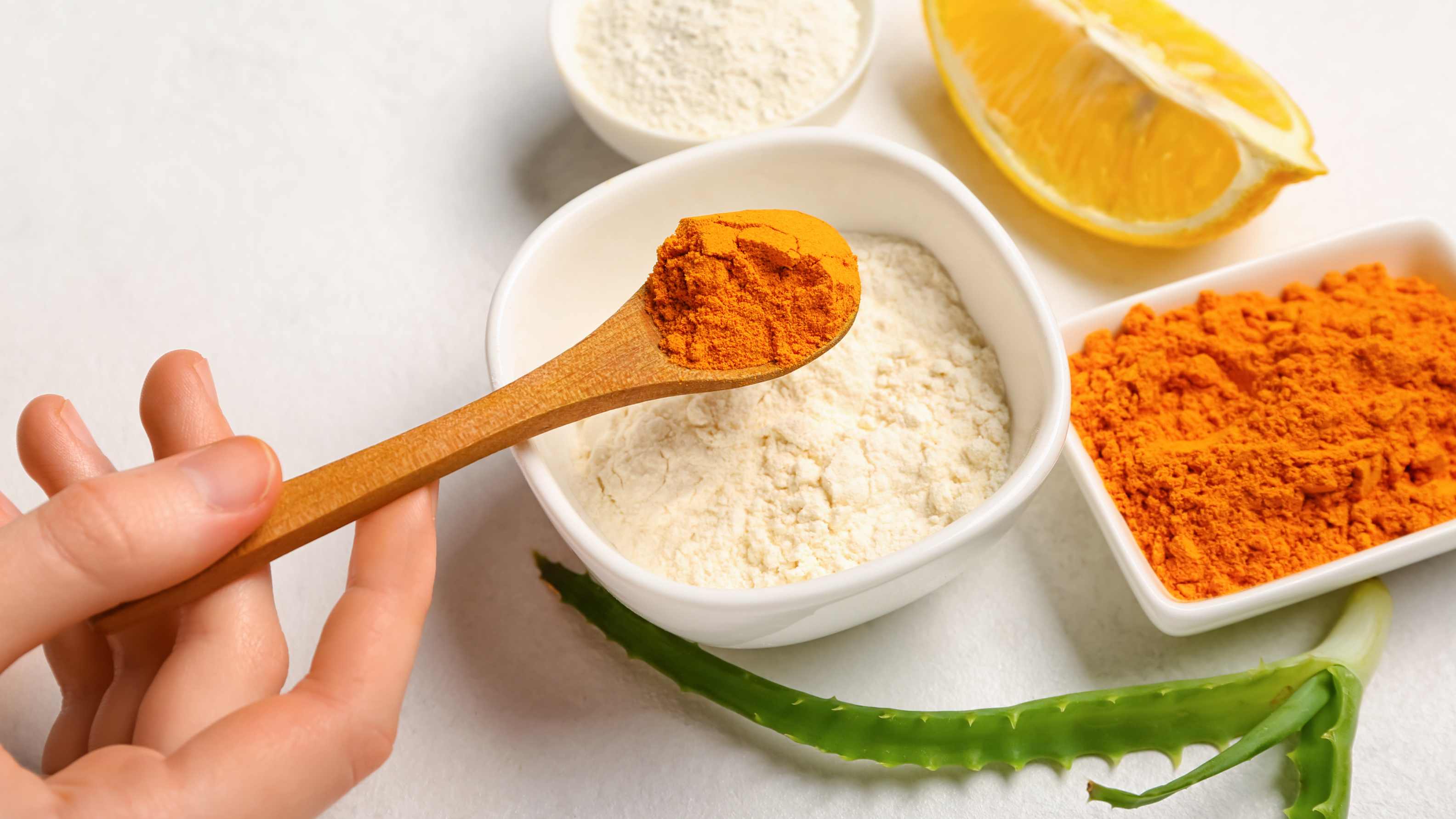 Learn how to use turmeric masks for acne scars