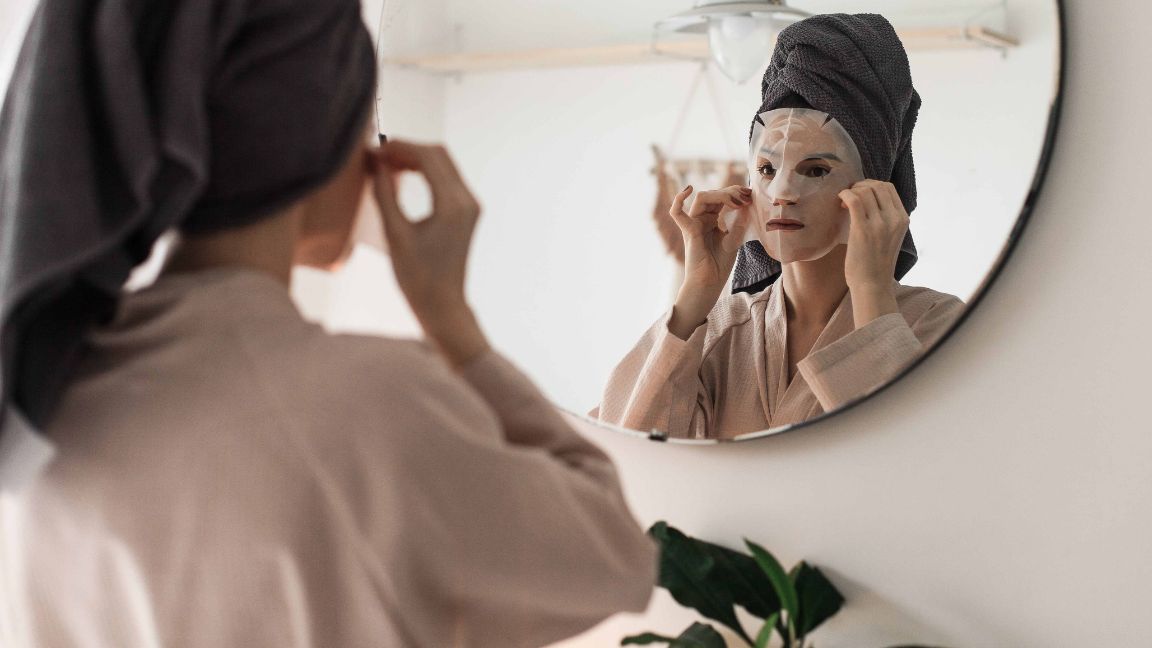 5 Natural Homemade Facial Ideas To Achieve Clear, Glowing Skin In No Time
