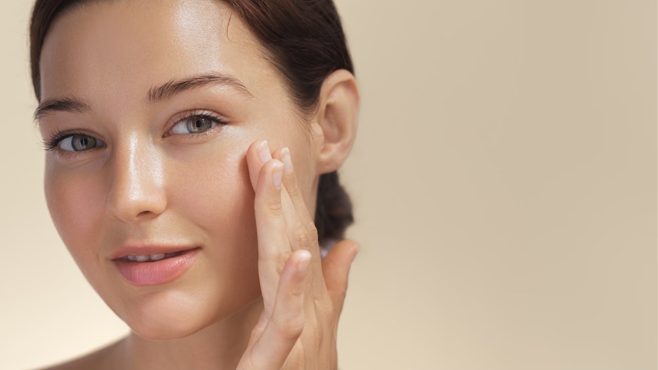 Mattifies oily skin